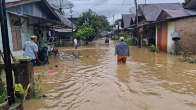 4 Wilayah di Sumut Lumpuh, Banjir dan Longsor Tapanuli Telan 8 Nyawa