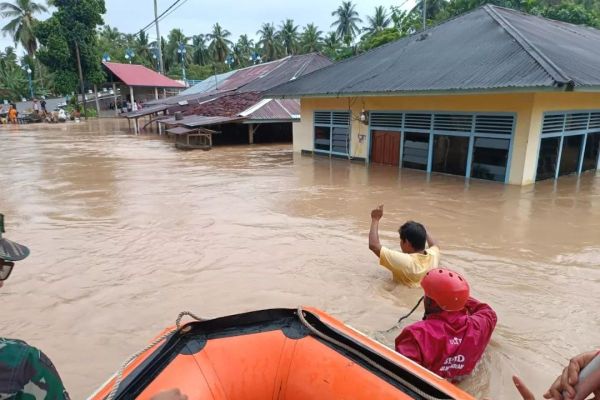BMKG Sumbar Rilis Peringatan Dini, 13 Wilayah Ini Masuk Zona Risiko Bencana Hidrometeorologi