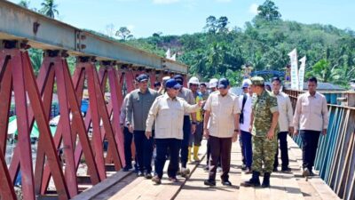 Bobby Nasution Dampingi Presiden Prabowo Tinjau Jembatan Garoga Tapsel