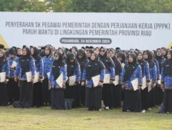 2.505 Tenaga Honorer Pemprov Riau Terima SK PPPK Paruh Waktu