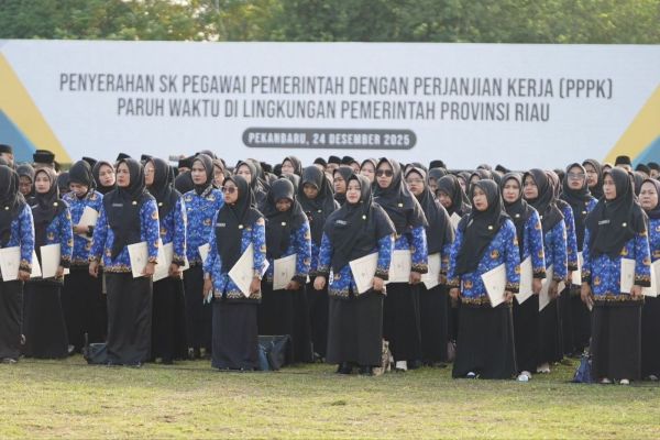2.505 Tenaga Honorer Pemprov Riau Terima SK PPPK Paruh Waktu