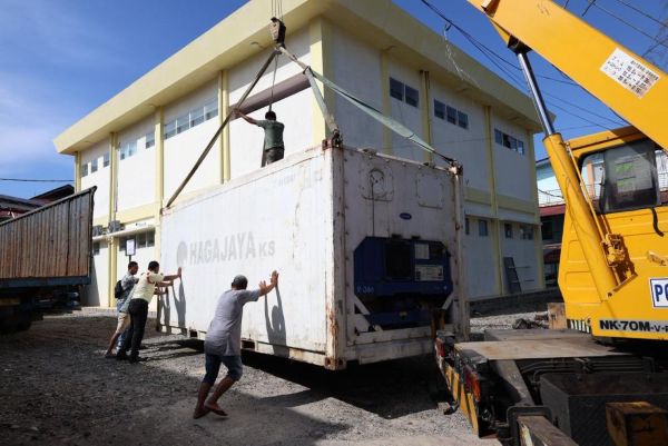 Atasi Keterbatasan Kamar Jenazah, RSUD Lubuk Basung Terima Peti Pendingin dari Polda Riau