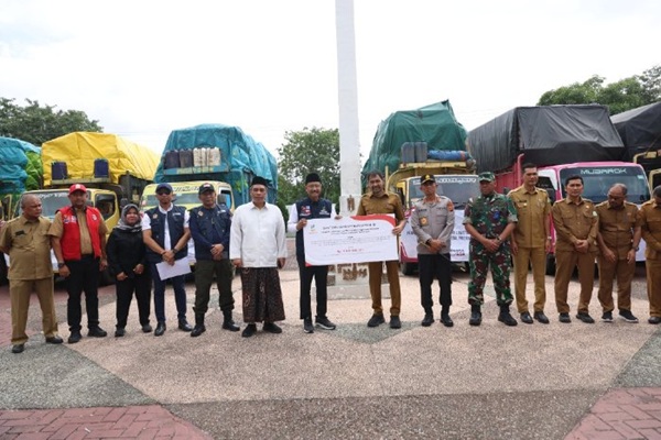 Dukung Penanganan Bencana, Kemensos Serahkan Bantuan Rp9 Miliar ke Aceh