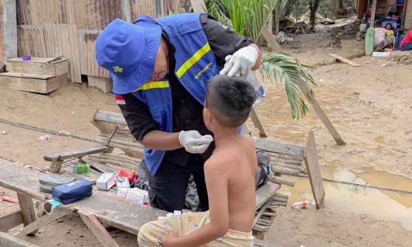 Banjir Rusak Pustu di Aceh Tamiang, Kemenkes Turunkan Tim Relawan