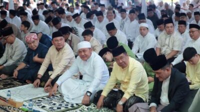 Salat Idul Adha di Griya Agung, Herman Deru Ajak Perkuat Keikhlasan dan Kepedulian Sosial