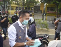 ISPU Masuk Kategori Tidak Sehat, Ratu Dewa Pimpin Pembagian 16.500 Masker di Palembang