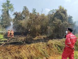 Hadapi Puncak Kemarau, Masyarakat Sekitar Kilang Plaju Dibekali Pelatihan Pemadaman Karhutla