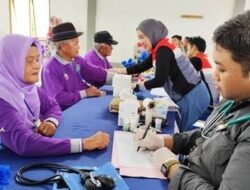 Peringati Hari Lansia Nasional, Puluhan Lansia di Desa Pangkul Antusias Cek Kesehatan Gratis