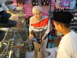 Pertamina Patra Niaga Regional Sumbagsel Ajak Anak Panti Asuhan Yunida Rizki Belanja dan Makan Bersama